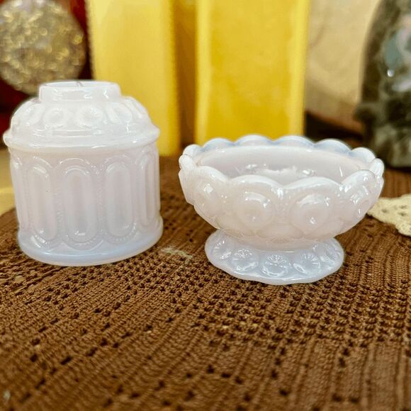 Mini L.E. Smith Mould Moon & Star Tuscan Pink Courting Fairy Lamps – Weishar Gla - Picture 3 of 5